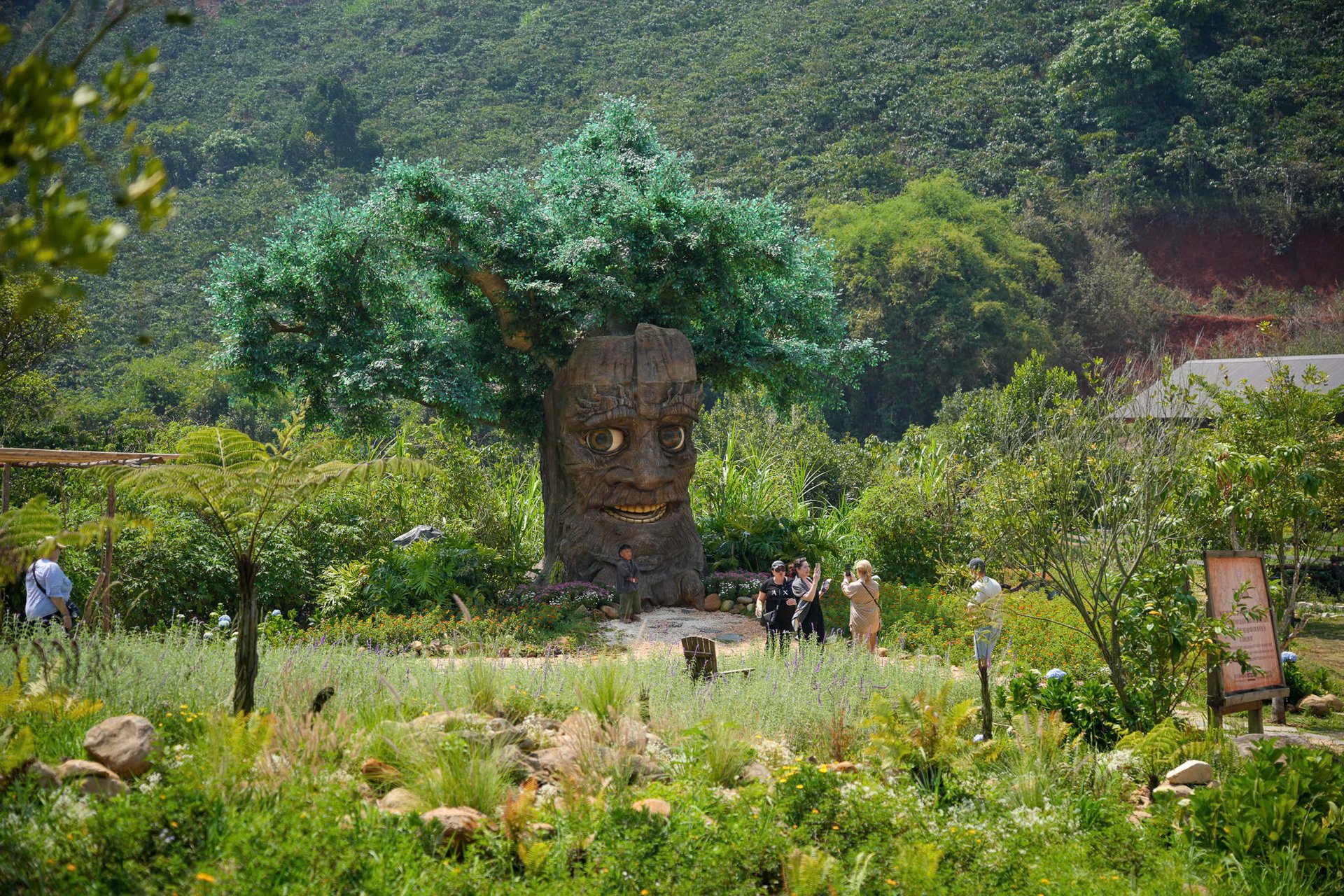 Tour Khám Phá Đà Lạt Fairytale Land &amp; Hầm Rượu Vang Vĩnh Tiến